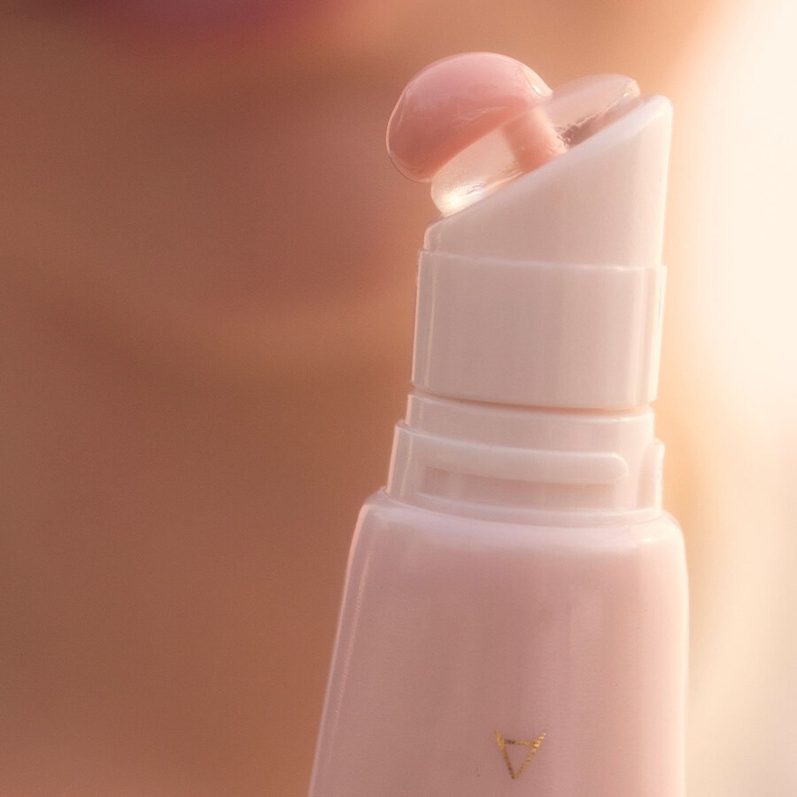 the kissu lip treatment
volume-restoring lip serum
